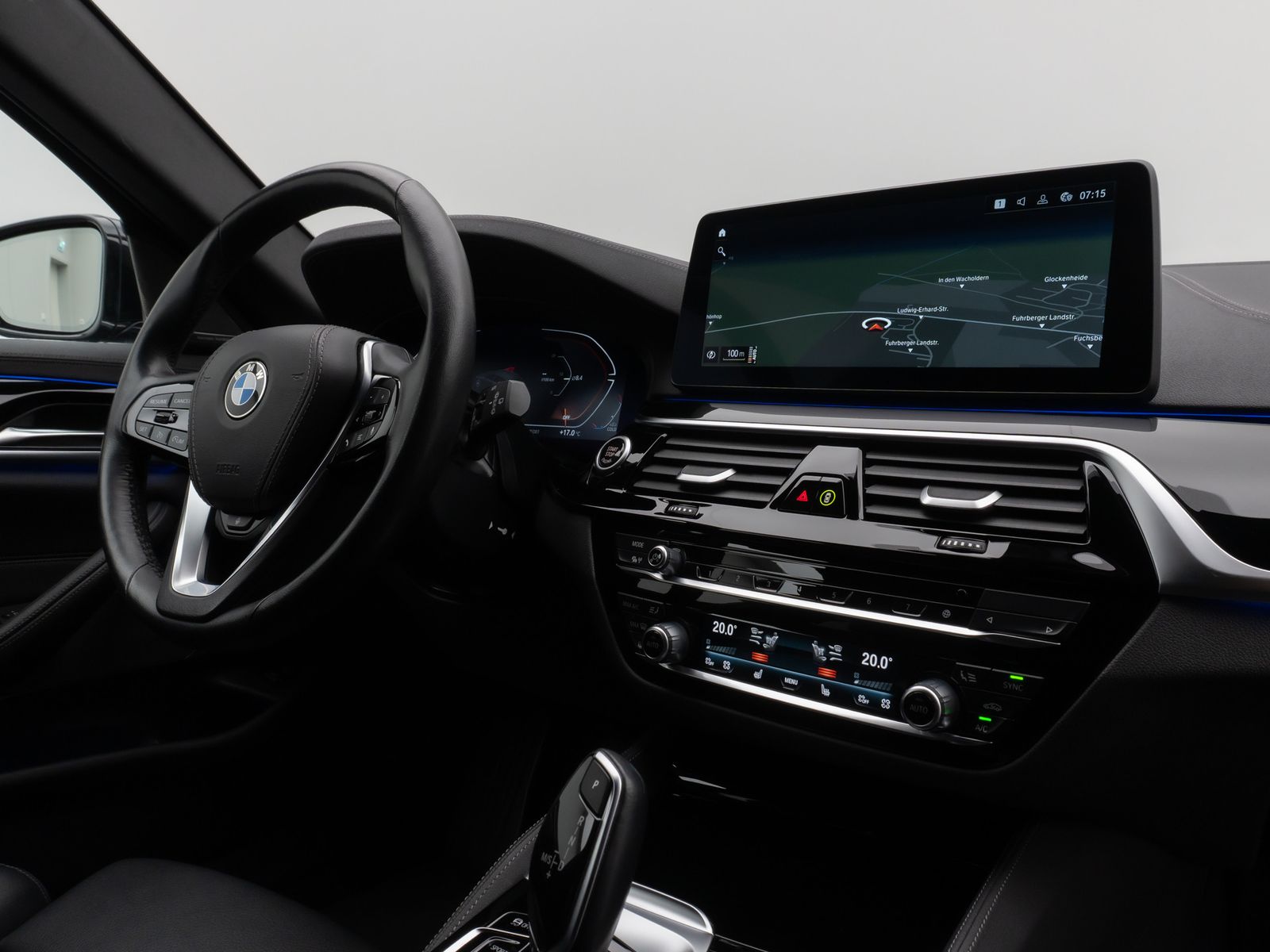 Fahrzeugabbildung BMW 530d xD  Luxury Line Kamera DAB H/K Lenkrhzg AHK