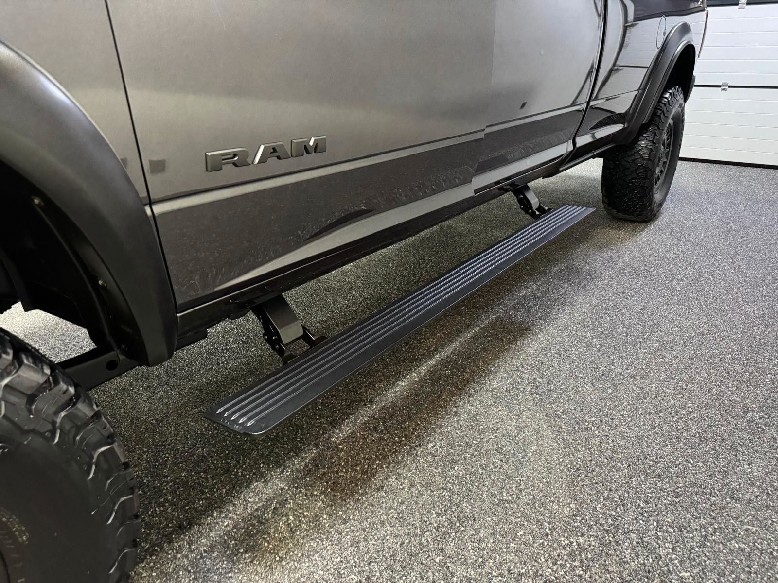 Fahrzeugabbildung Dodge RAM 3500 LARAMIE AEV OFF ROAD 6.4L-V8 37"-LONG