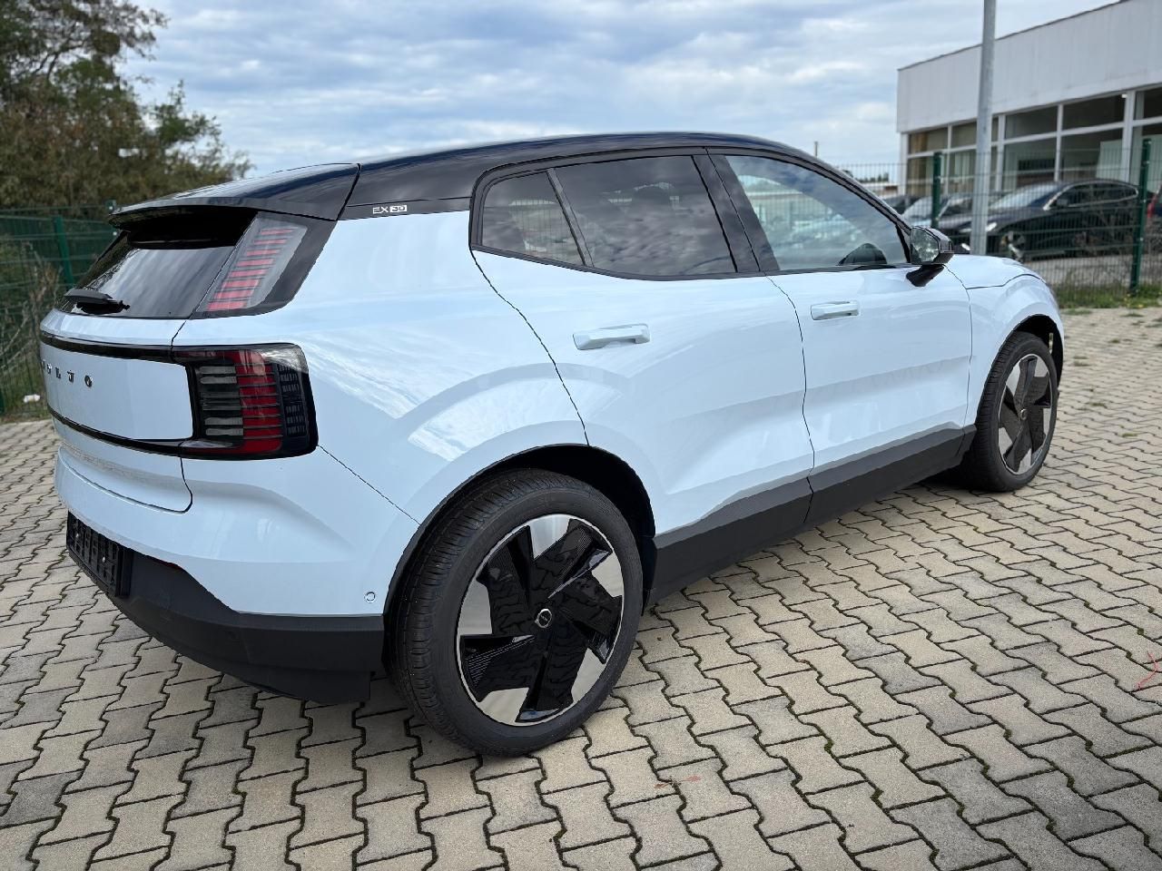Fahrzeugabbildung Volvo EX30 Performance Pure Electric Ultra AWD