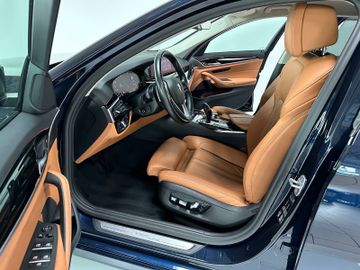 Fahrzeugabbildung BMW 520d SportLine 360°Stop&Go Memory LiveCockpitPro