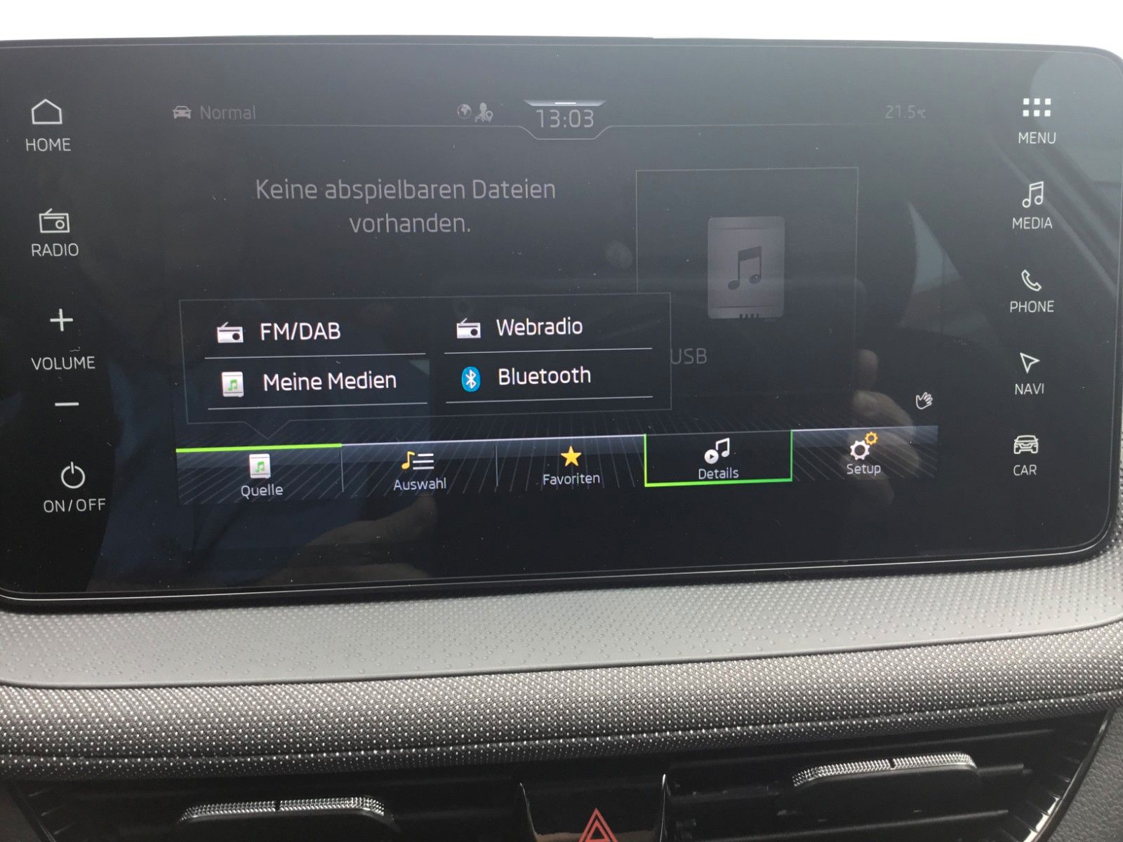 Fahrzeugabbildung SKODA Fabia 1.5l TSI DSG Selection+Navi+ACC+Kamera+16"