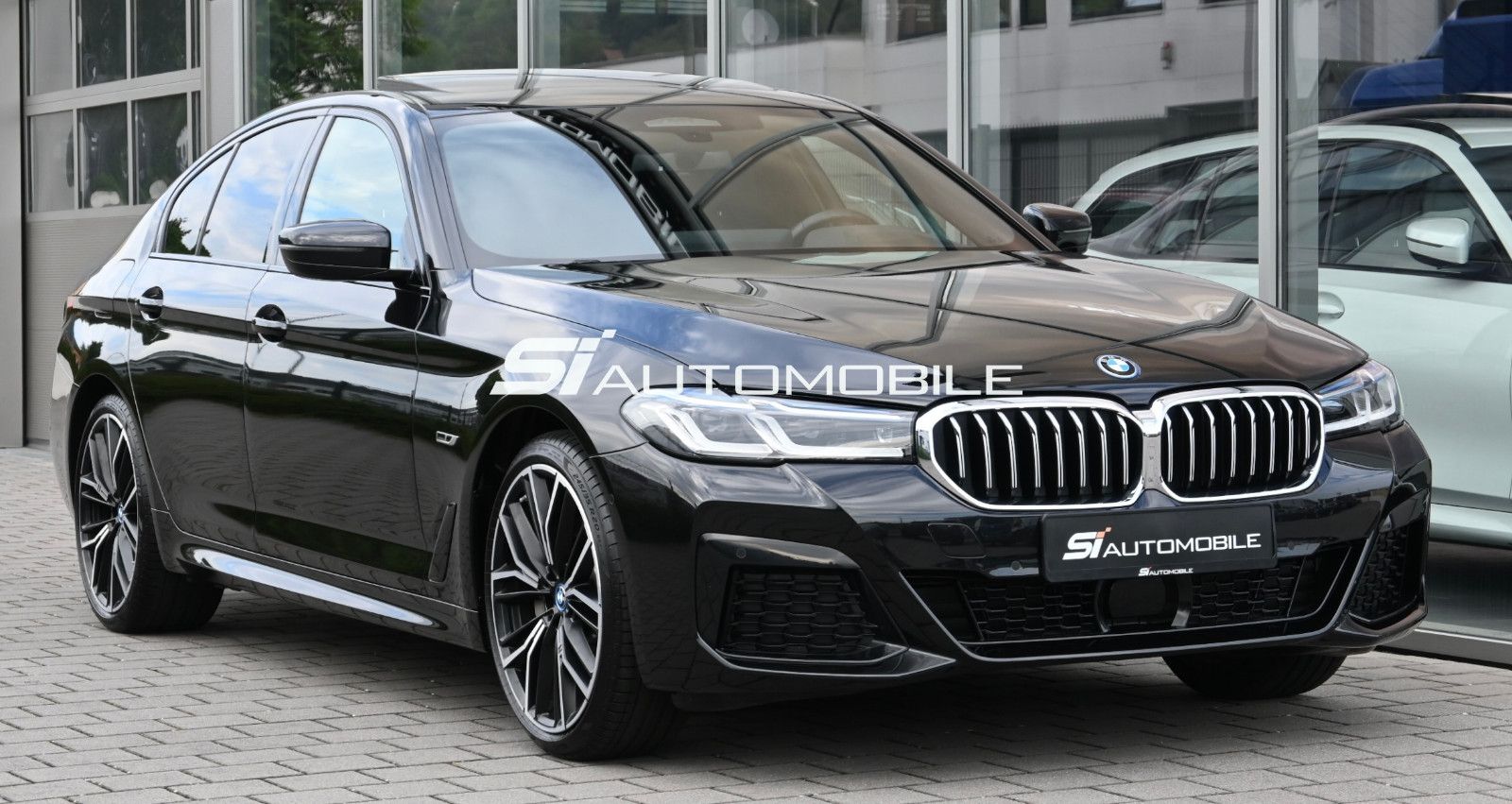 Fahrzeugabbildung BMW 530e M SPORT °ACC°GLASDACH°HUD°LASER°SITZKLIMA°