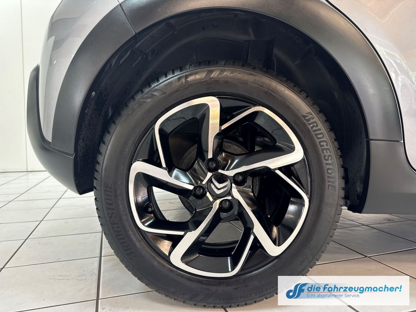Fahrzeugabbildung Citroën C3 C-Series 1.2 PureTech LED Klimaautom DAB SHZ