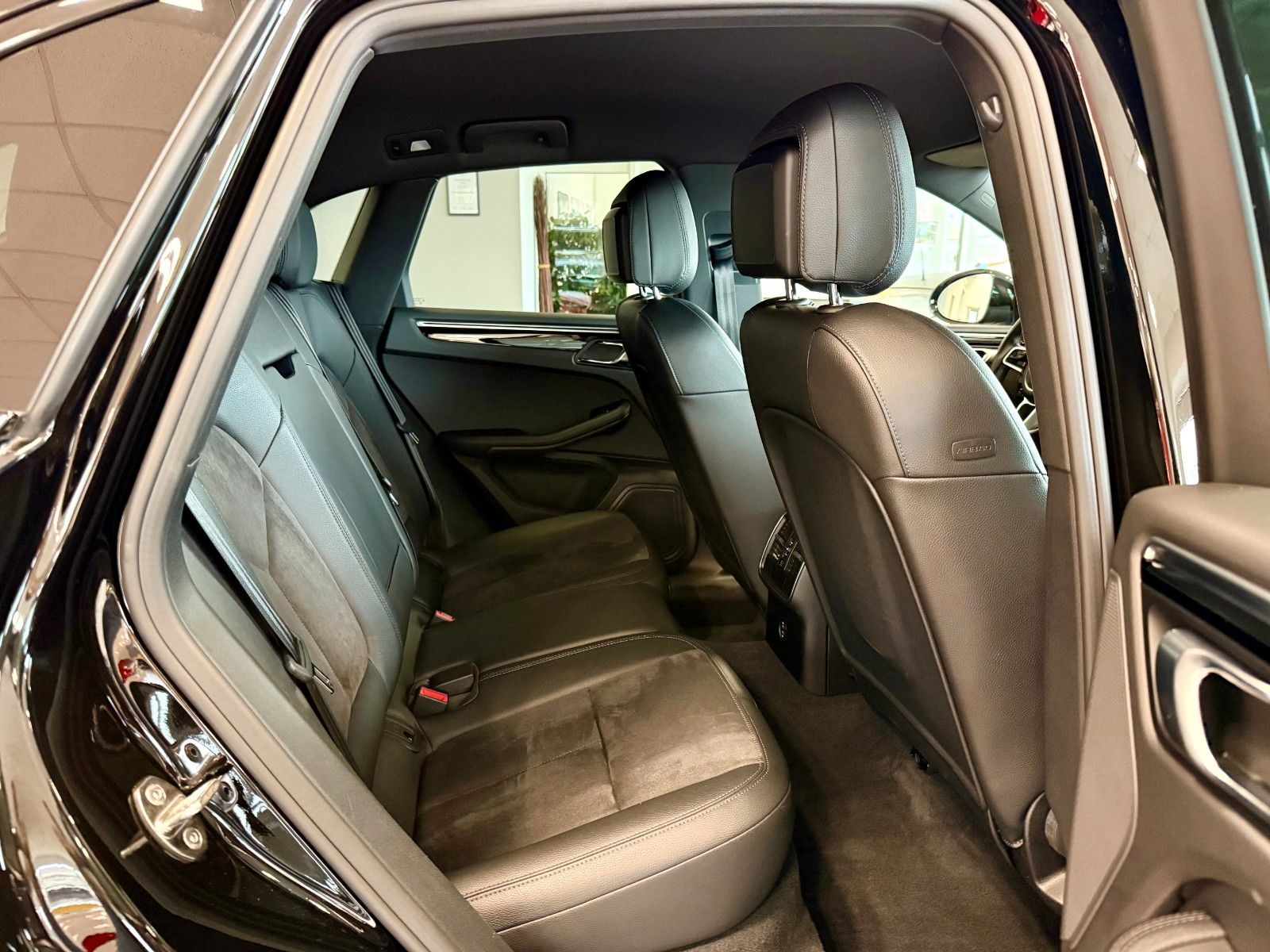 Fahrzeugabbildung Porsche Macan S PDK AHK/21"Zoll/DAB/LED