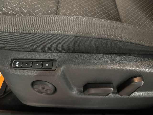 Skoda Superb Combi Exclusive *Xenon*PDC*Klima*DAB*Navi