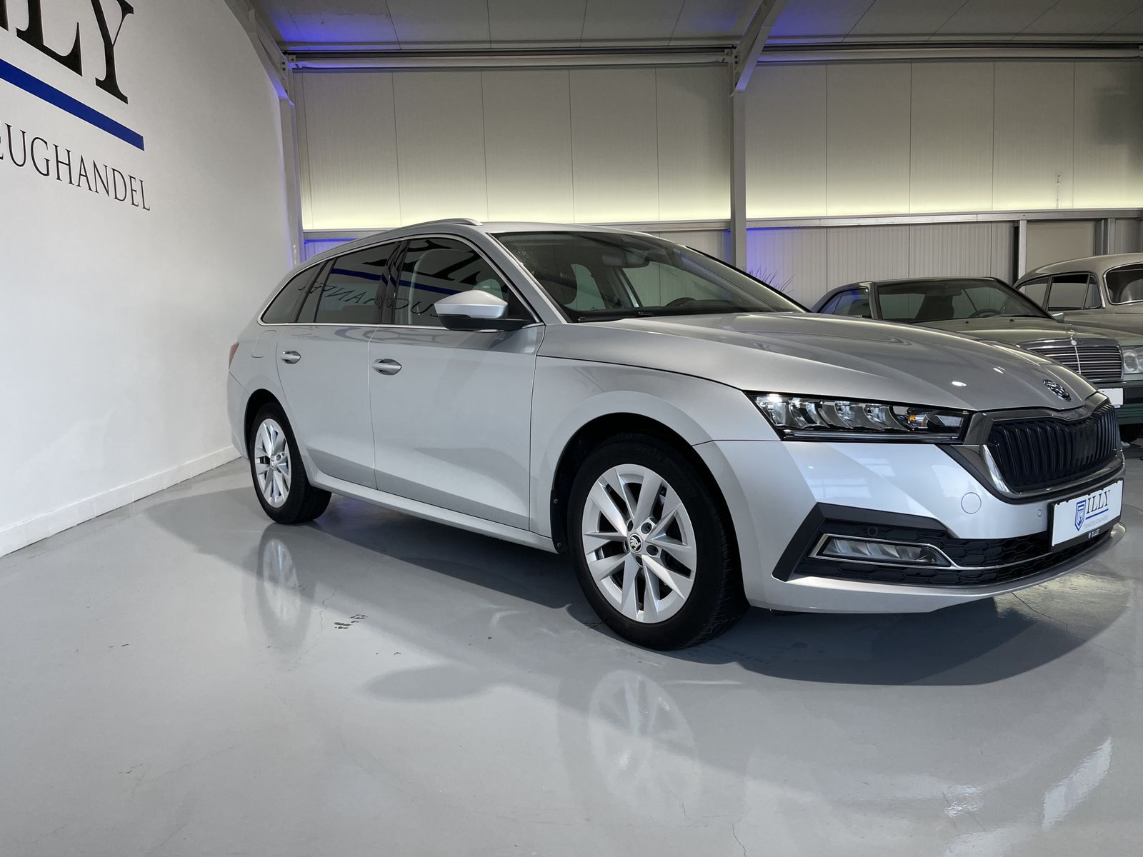 Fahrzeugabbildung SKODA Octavia First Edition 2.0 TDI*AHK*LED-Matrix*