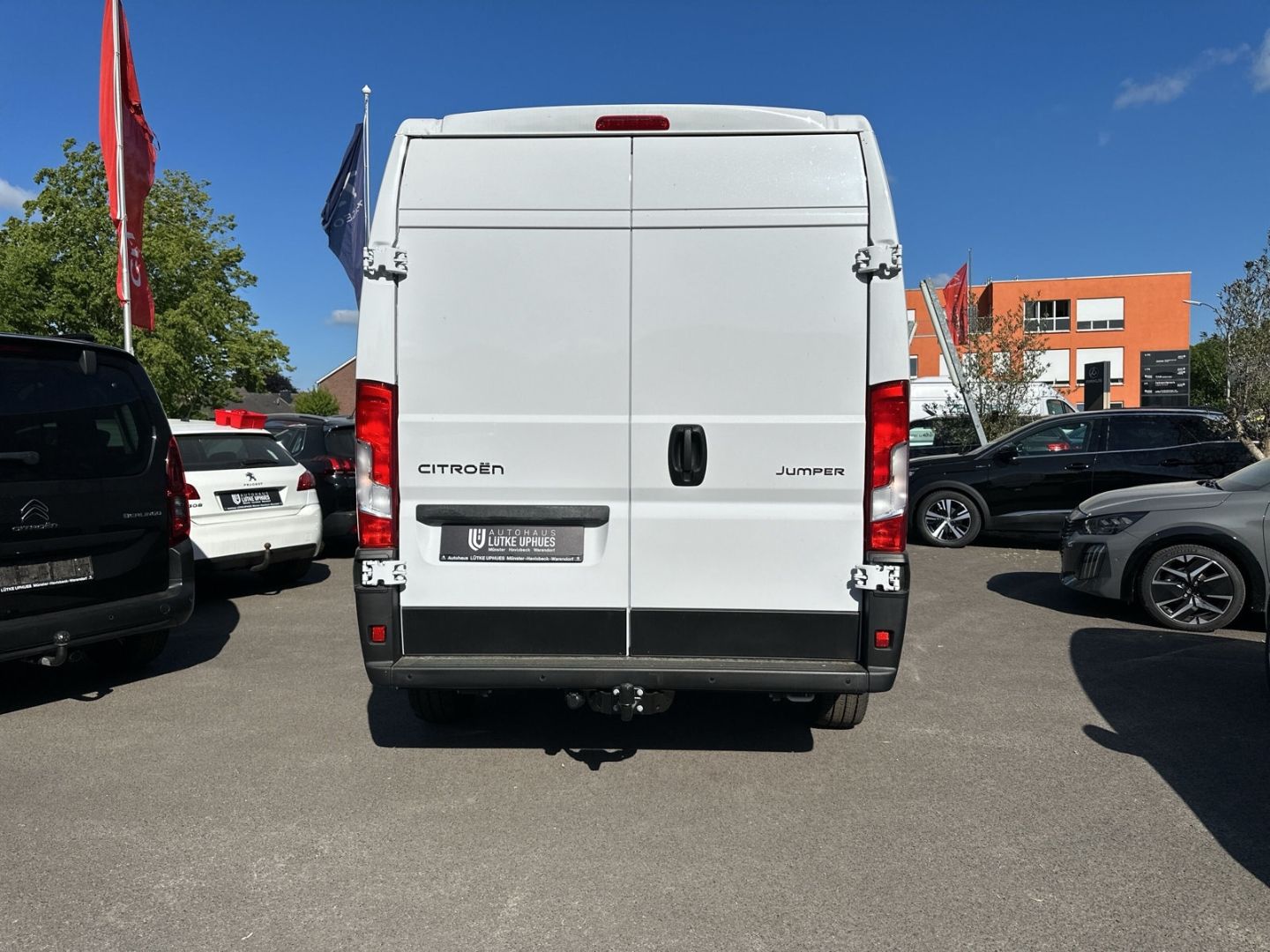 Fahrzeugabbildung Citroën Jumper 2.2 KW 35 L3H2 BlueHDi 140 AHK-abn. Navi