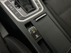VW Passat Variant / MASSAGE/ ACC / GARANTIE / AHK /