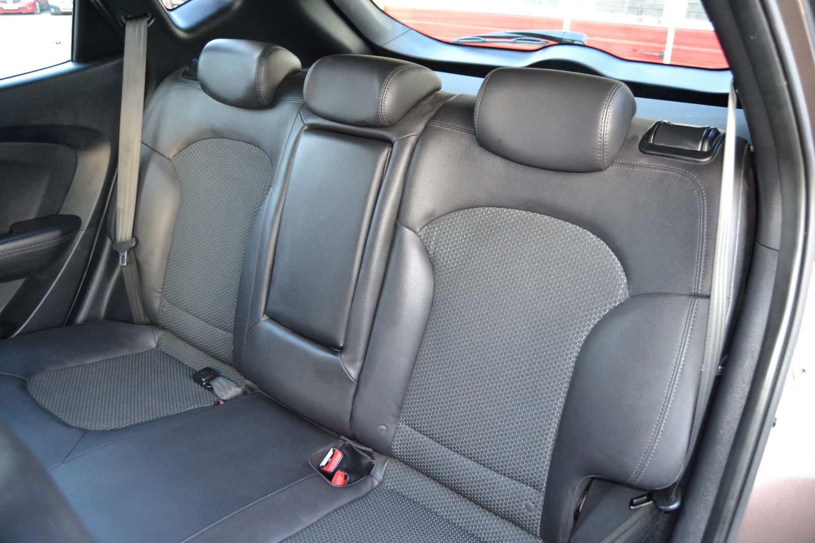Fahrzeugabbildung Hyundai ix35 1.6 Comfort blue 2WD/Teilleder/TÜV NEU/