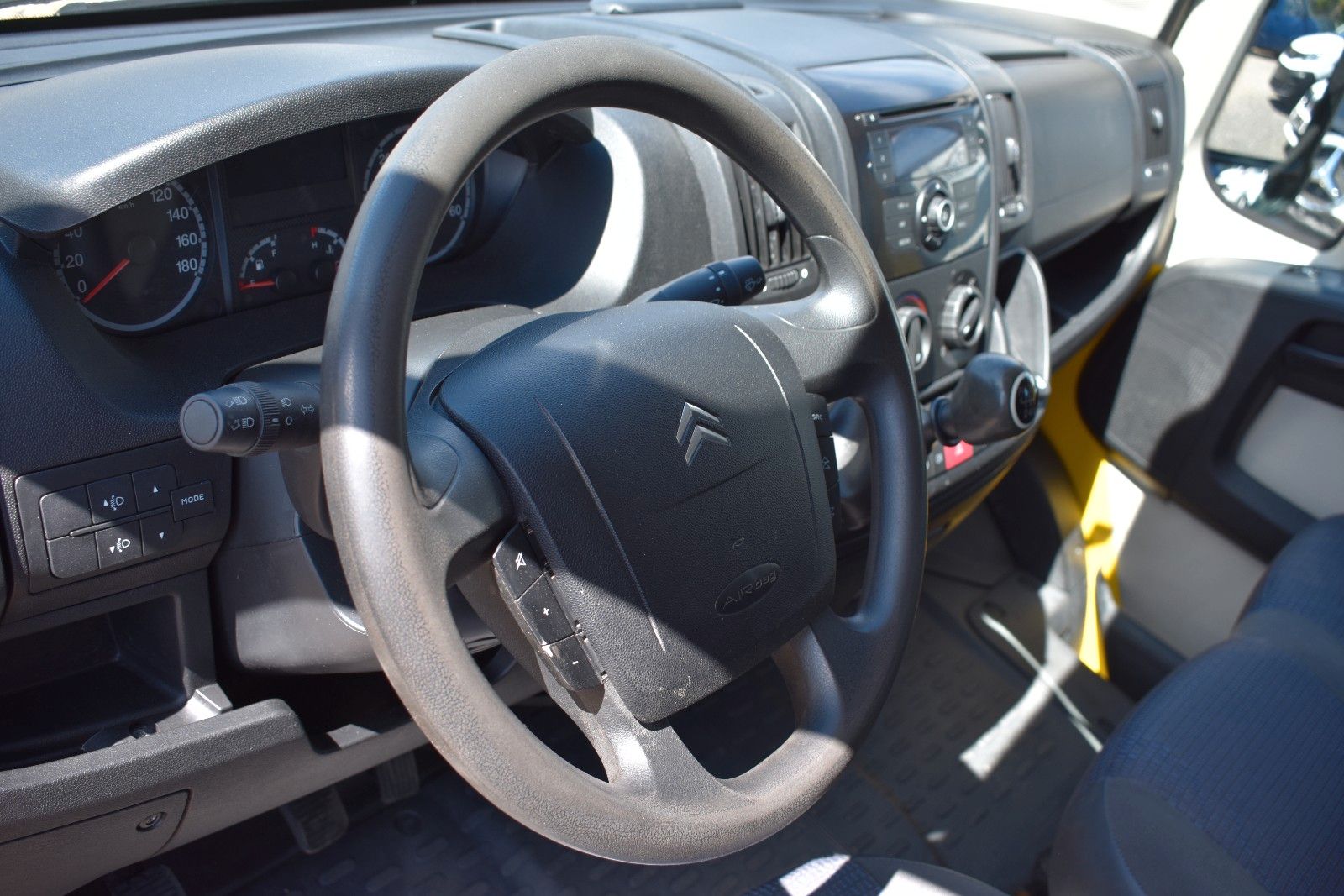 Fahrzeugabbildung Citroën Jumper Cabine Approfondie 7Sitz/Schiebetür