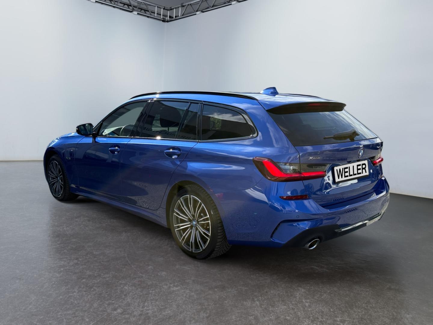 BMW 330 e xDrive M Sport Touring*Laser*Pano*HuD*360°