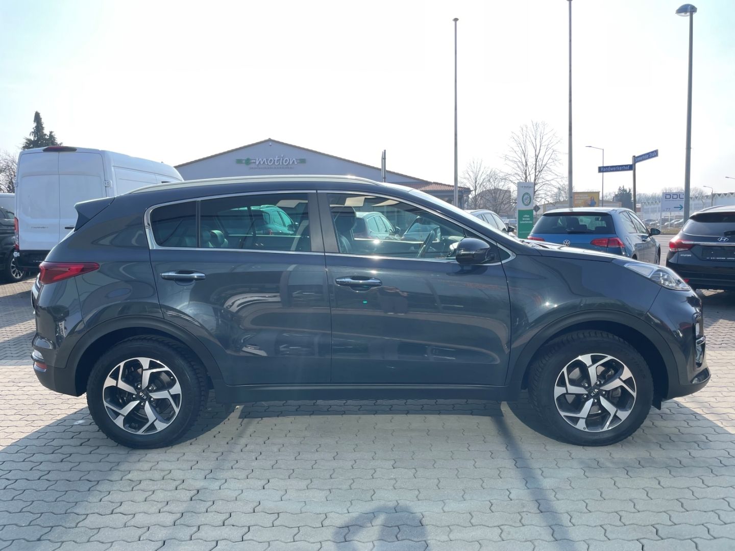 Fahrzeugabbildung Kia Sportage Dream Team LED VerkehrszeichenERK JBL