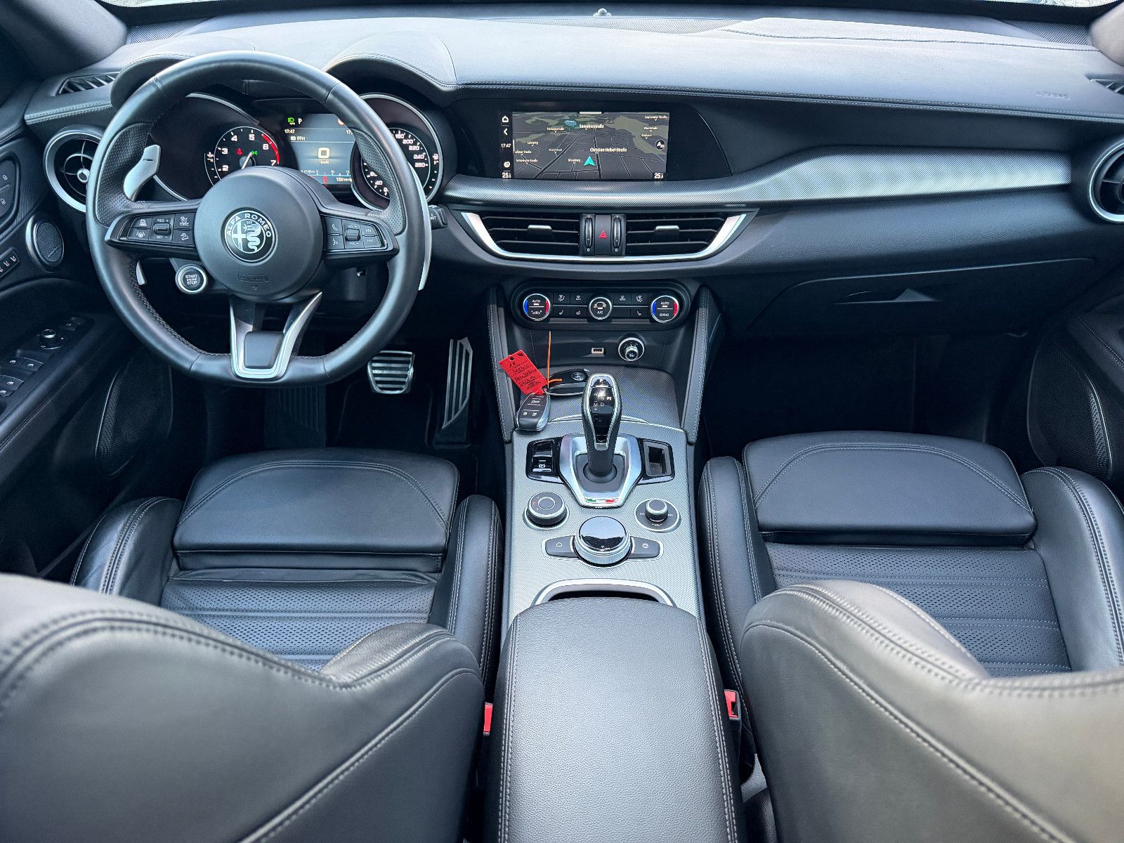 Fahrzeugabbildung Alfa Romeo Stelvio Veloce Q4/PANORAMA/H&K-SOUND/21''ZOLL