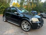 Mercedes-Benz Mercedes Benz ML63 AMG Top!! TÜV 08/27! - Mercedes-Benz ML 63 AMG in Hamburg
