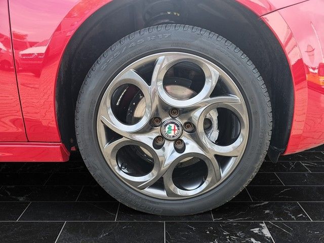 Fahrzeugabbildung Alfa Romeo Giulietta 1.4 TB 16 V KLIMAAUTOMATIK PDC GRA