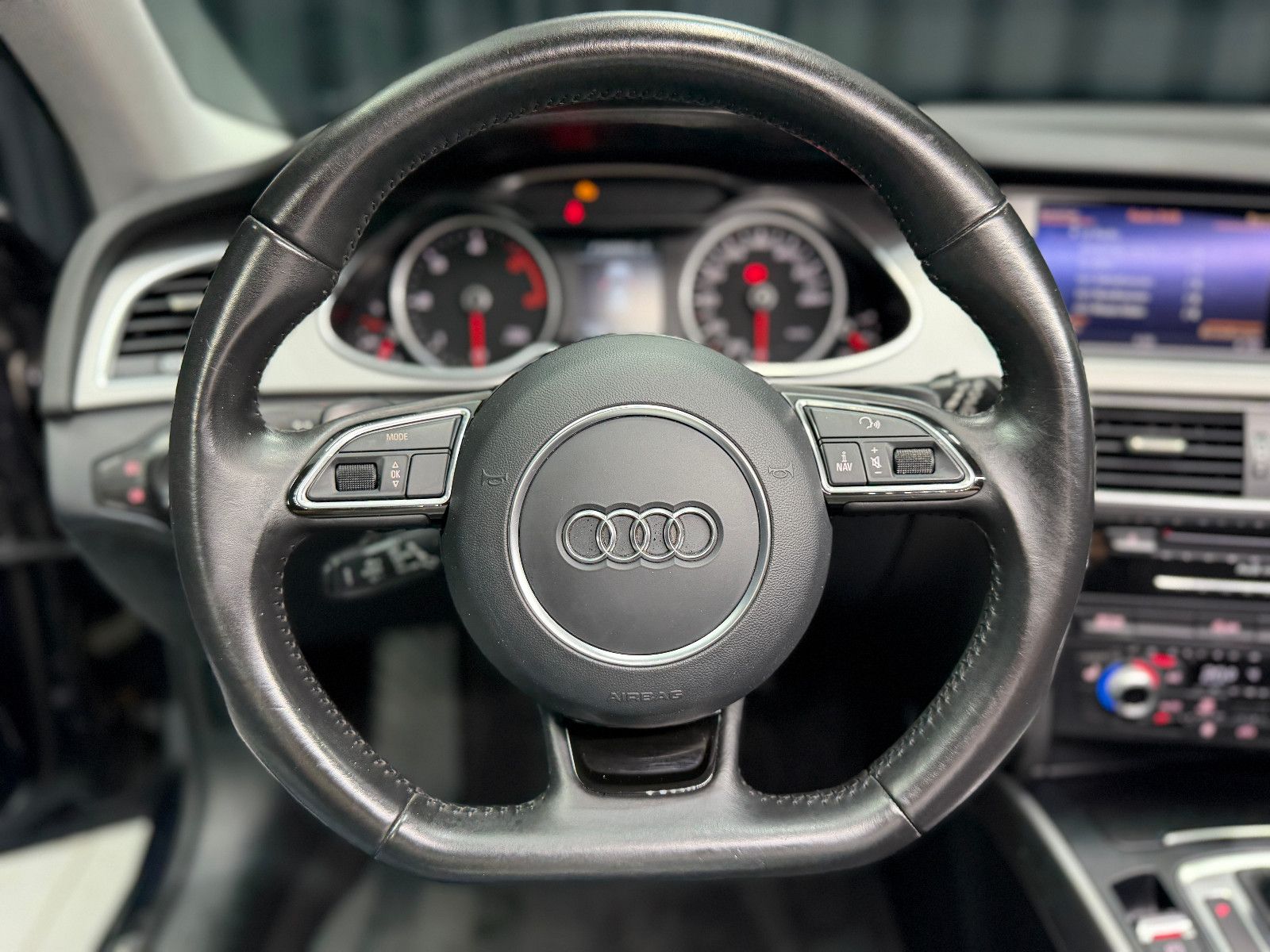 Fahrzeugabbildung Audi A4 Avant 3.0 TDI quattro|BANG&OLUFSEN|1.HAND