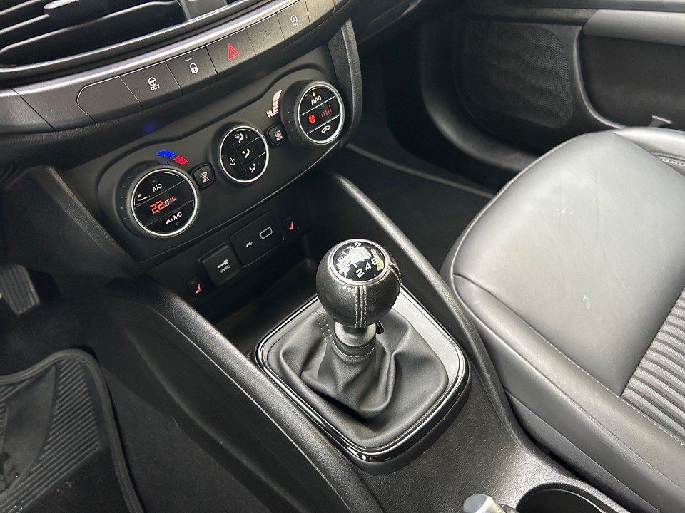 Fahrzeugabbildung Fiat TIPO KOMBI 1.4T S-DESIGN XENON+CARPLAY+NAV+SHZ++