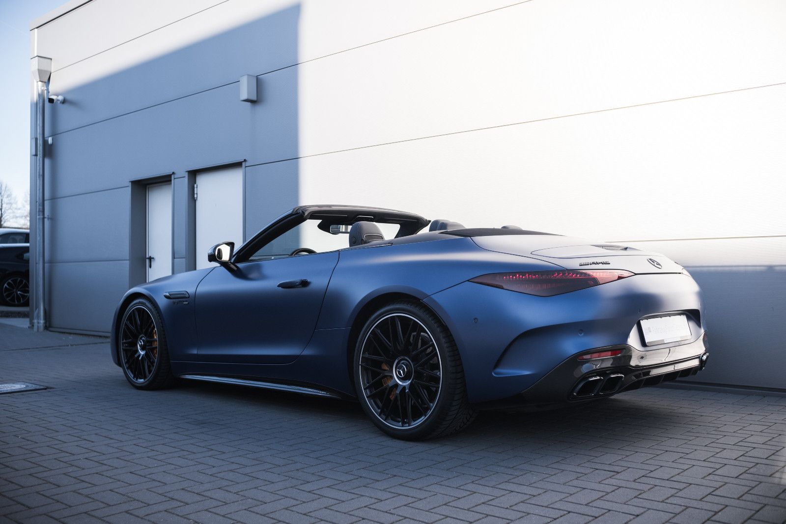 Fahrzeugabbildung Mercedes-Benz SL 63 AMG 4Matic+-Keramik-Burmester High- End