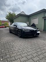 Alfa Romeo Giulia 2.0 Turbo 16V AT8-Q4 Veloce 280 PS - gebrauchte Alfa Romeo Giulia aus dem Jahr 2024