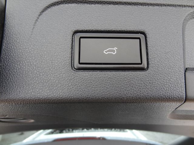 Fahrzeugabbildung Volkswagen Touran/2xR-Line/Pano/AHK/LED/Navi/Voll/Virtual/