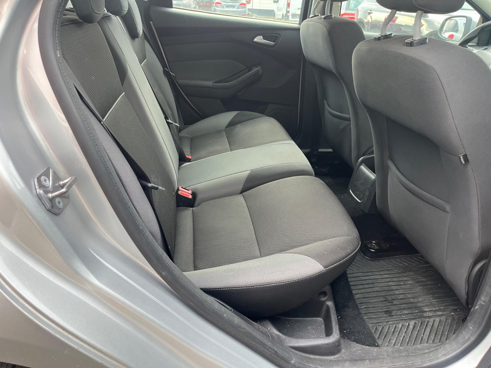 Ford Focus 2013 — photo 13