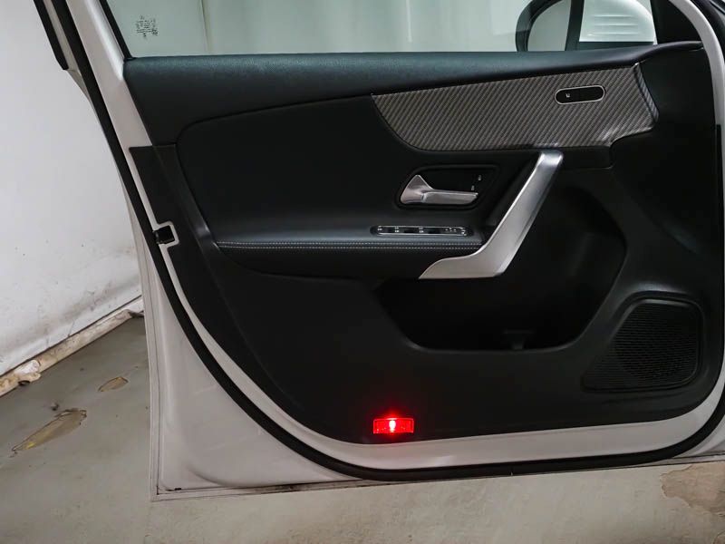 Fahrzeugabbildung Mercedes-Benz A 180 PROGRESSIVE+AHK+LENKRADHEIZ+KAMERA+LED+