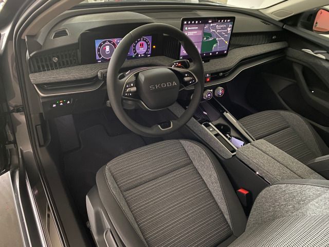 Superb Combi Selection 2.0 TDI DSG AHK+NAVI