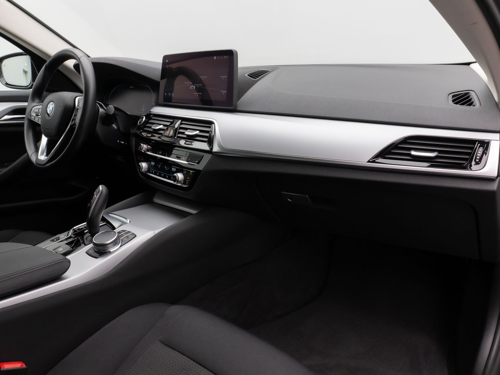 Fahrzeugabbildung BMW 520e Kamera DAB Sport Klima-4Zonen Alarm ParkAss
