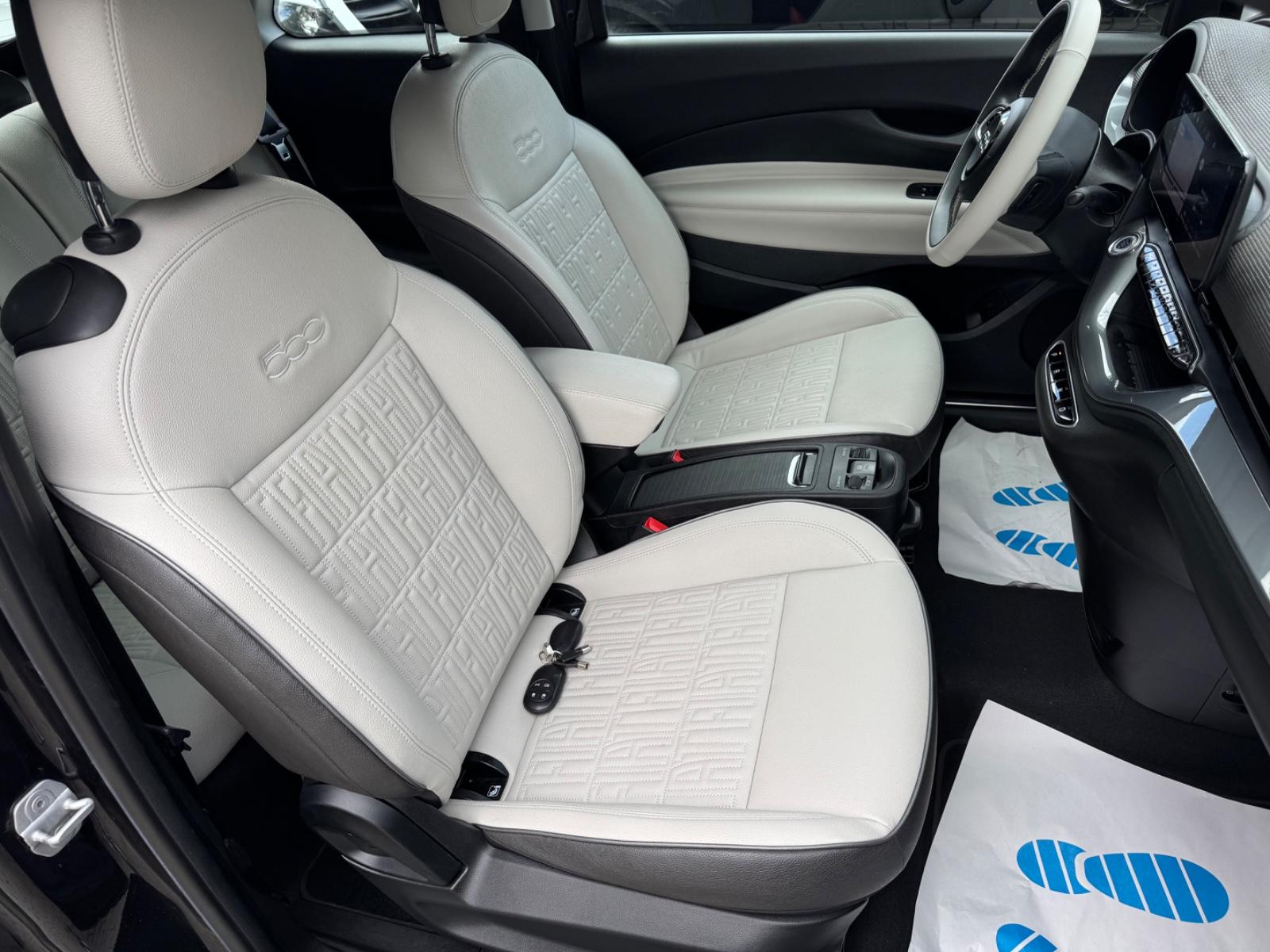 Fiat 500e La Prima by Bocelli cabrio