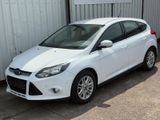 Ford Focus Lim. Titanium 1.Hand*Zahnriemen*PDC*Tempo* - Ford Focus: Kleinwagen