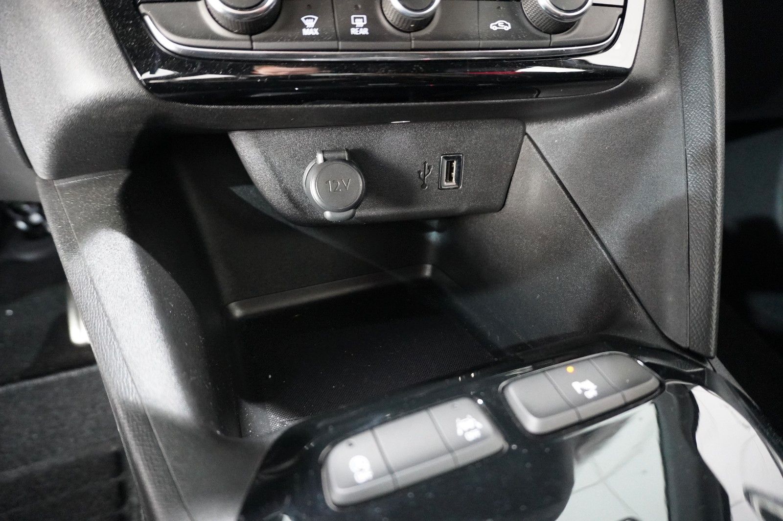 Fahrzeugabbildung Opel Corsa F 1.2T GS SPORT NAVI/LED/KAMERA/SPORT/DAB+