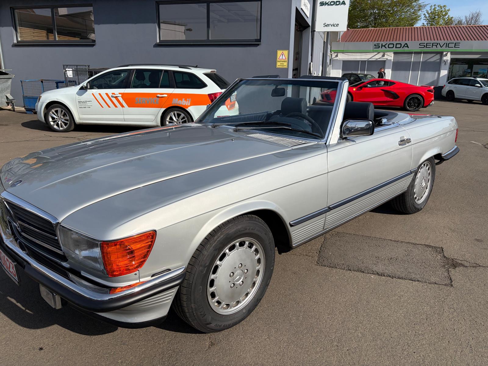 Mercedes-Benz SL 560