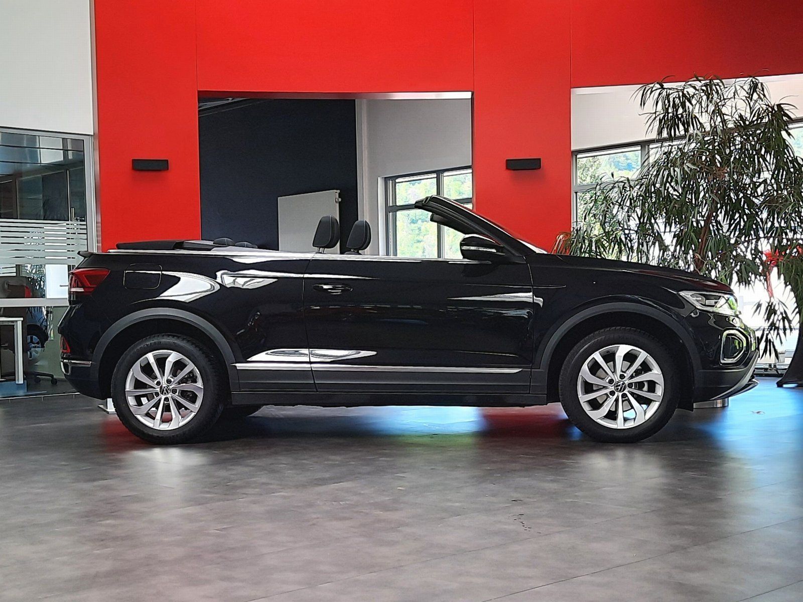 Fahrzeugabbildung Volkswagen T-Roc Cabriolet Style TSI DSG *Navi*Cam*LED*PDC*