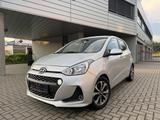 Hyundai i10 YES! Plus NAVI EINPARKSENSOREN TEMPOMAT TÜV - Hyundai i10 Gebrauchtwagen in Hamburg