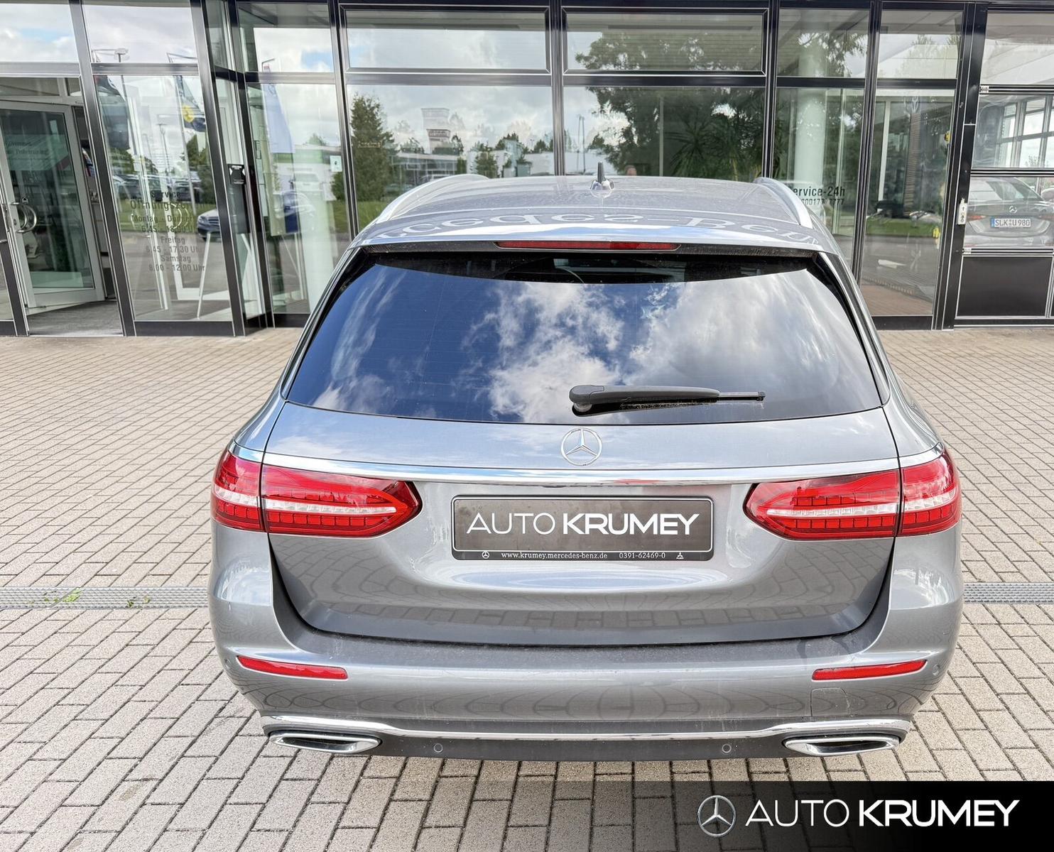 Mercedes-Benz E 220 d 4M T AVANTGARDE+LED+Spur+TotwinkelNavi