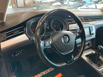 MYAUTOCENTER – Gebraucht- und Jahreswagen mit Werkstattservice in Pfaffenhofen Volkswagen Passat Variant Comfortline *4Motion*Kamera*AHK*