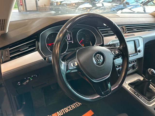 MYAUTOCENTER – Gebraucht- und Jahreswagen mit Werkstattservice in Pfaffenhofen Volkswagen Passat Variant Comfortline *4Motion*Kamera*AHK*
