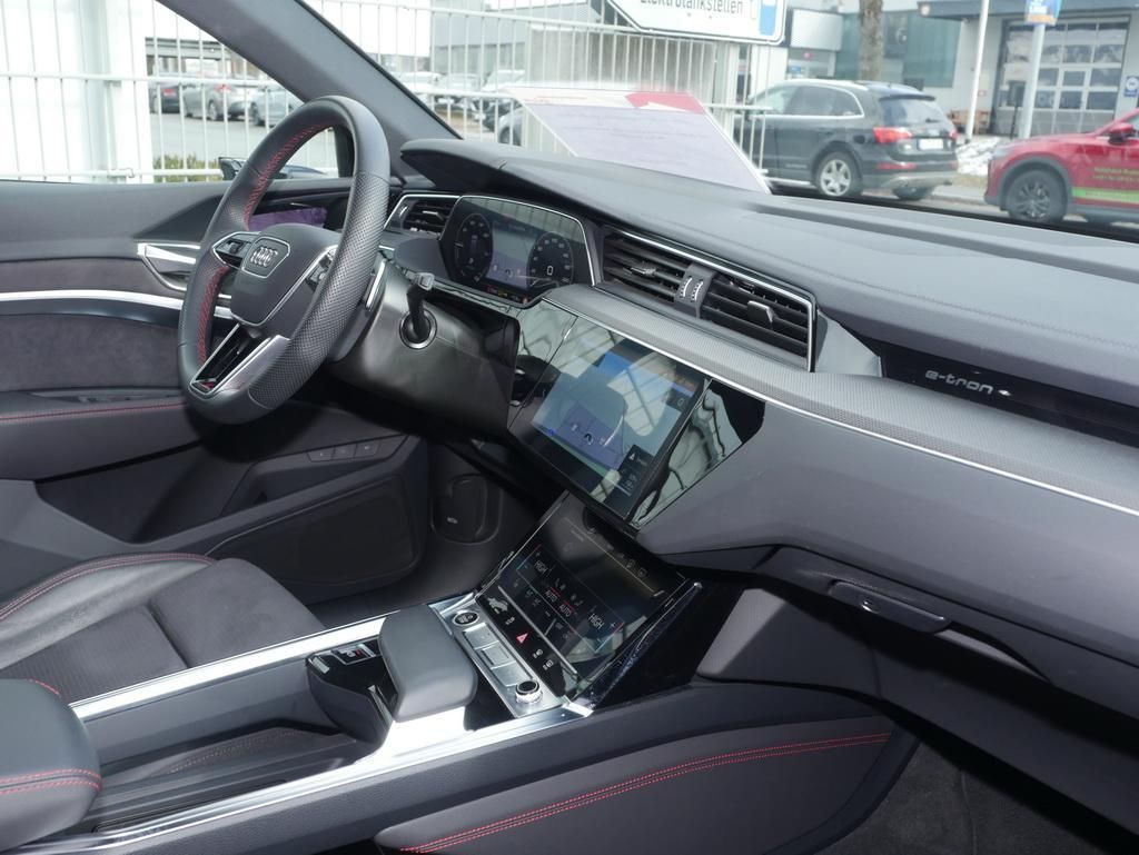 Audi Q8 e-tron 55 S Line Pano HUD Matrix Kameras,21 foto 5