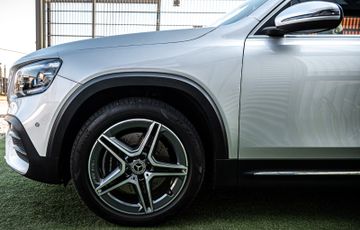 Fahrzeugabbildung Mercedes-Benz GLB 250 4Matic AMG Line PANO|AHK|LED|KEYLESS|KAM