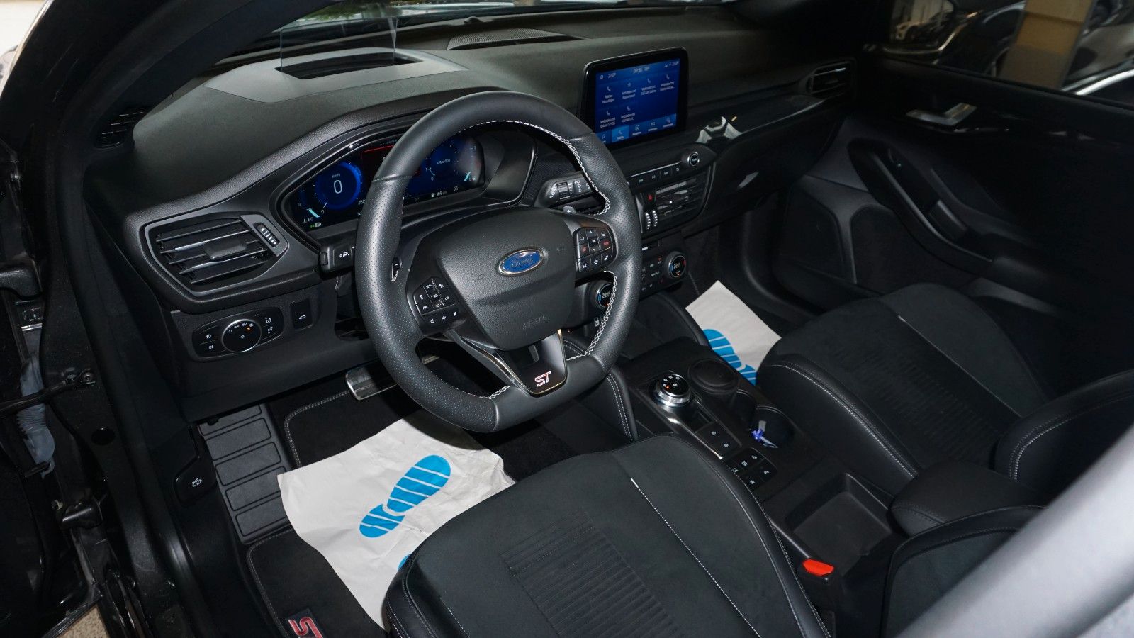 Fahrzeugabbildung Ford Focus Turnier ST * RECARO * PERFORMANCE *