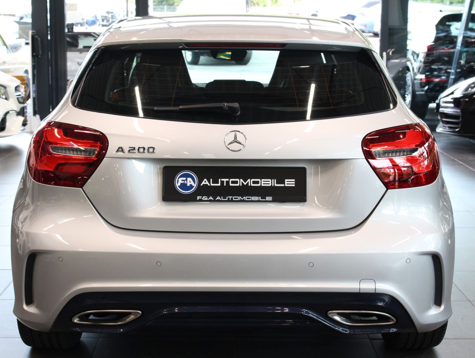 Fahrzeugabbildung Mercedes-Benz A 200 AMG Line BlueEff