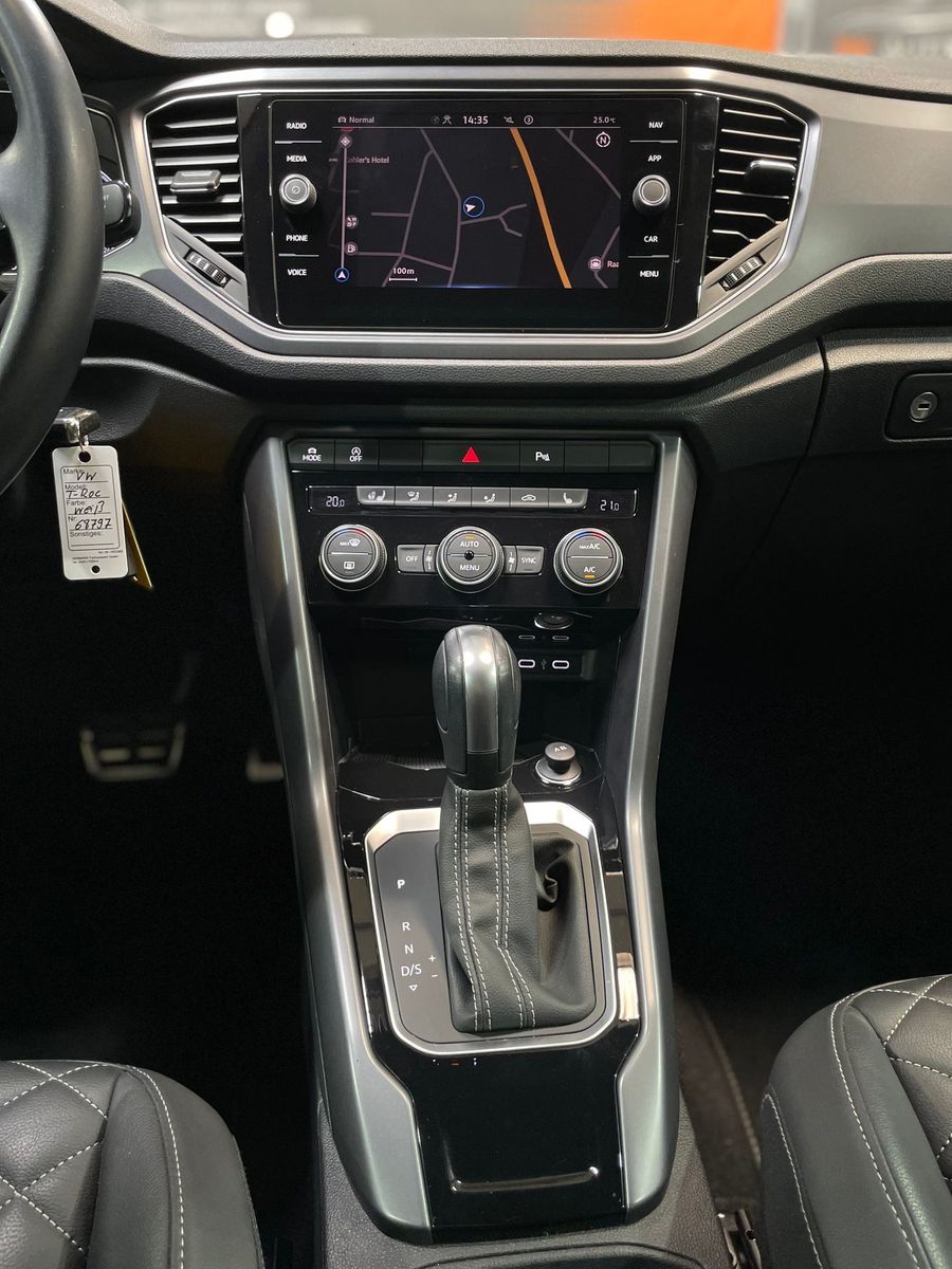 Fahrzeugabbildung Volkswagen T-Roc 1.5TSI R-Line DSG#LED#Leder#ACC#Spur