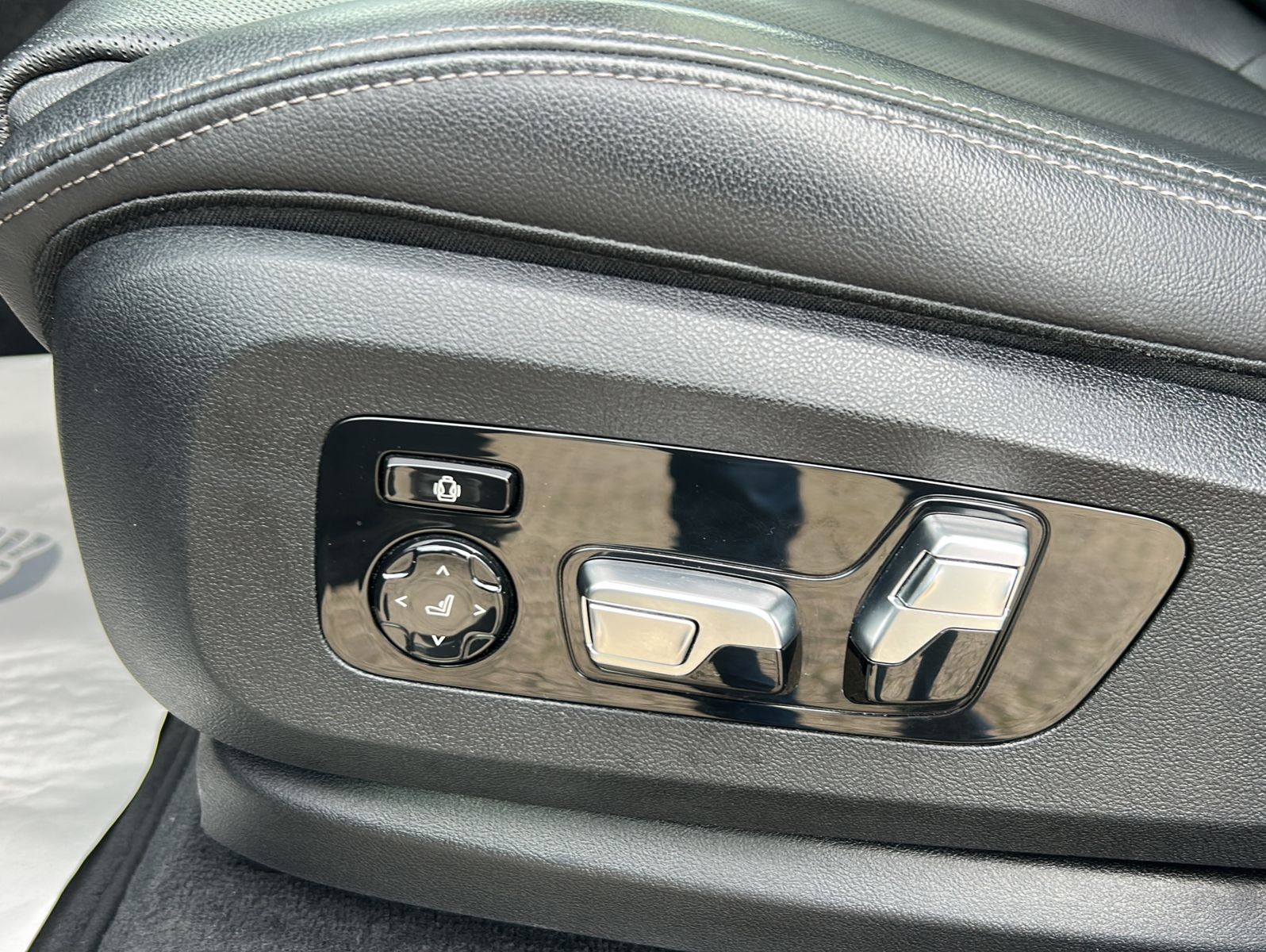 Fahrzeugabbildung BMW X7 M50 d M-Sport