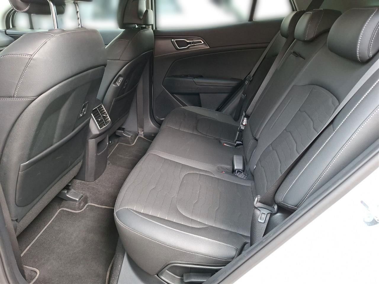Fahrzeugabbildung Kia SPORTAGE 1.6T 2WD VISION KOM