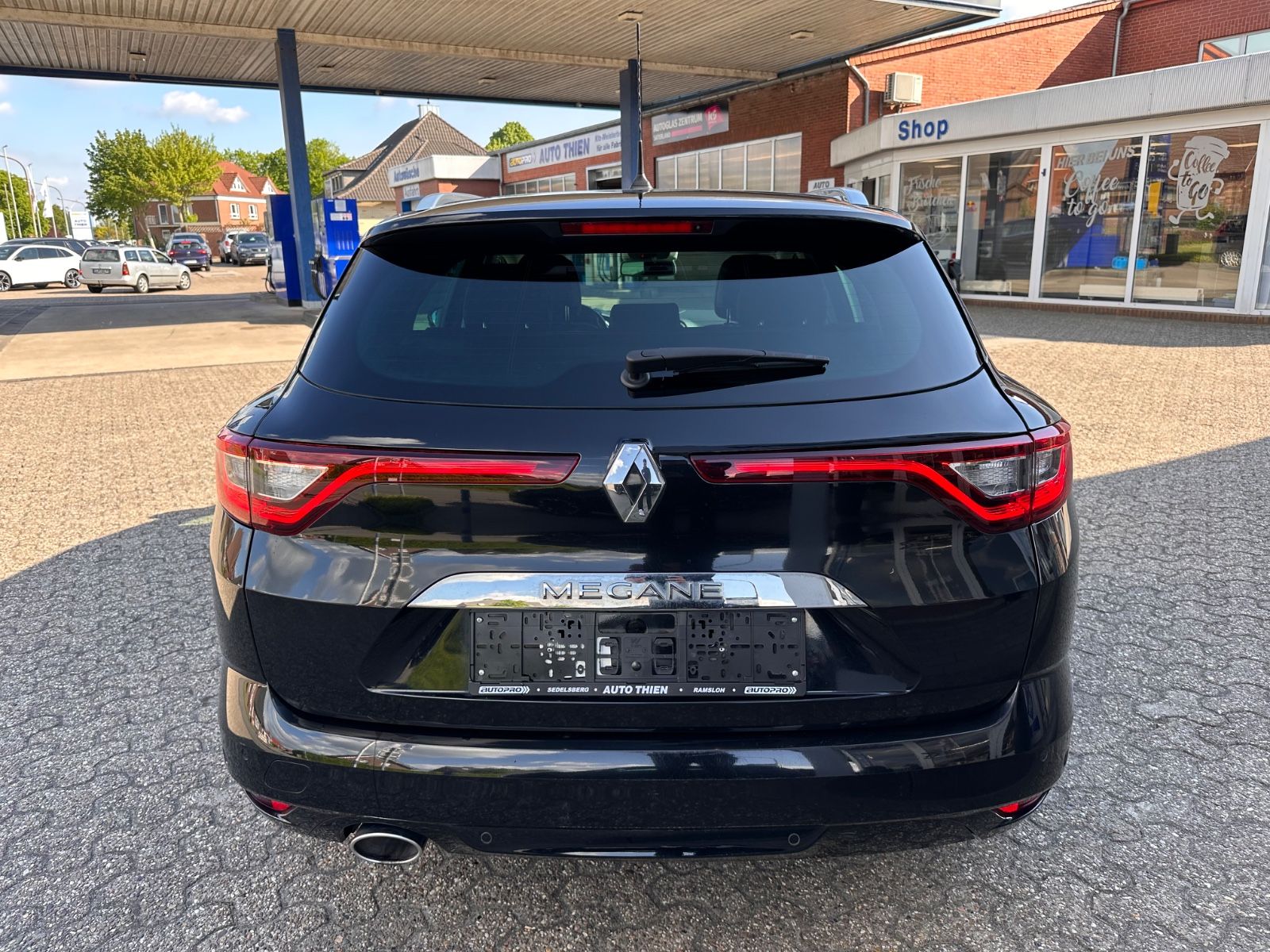 Fahrzeugabbildung Renault Megane Grandtour 1.7 dCi BOSE DCT ACC/Navi/LED