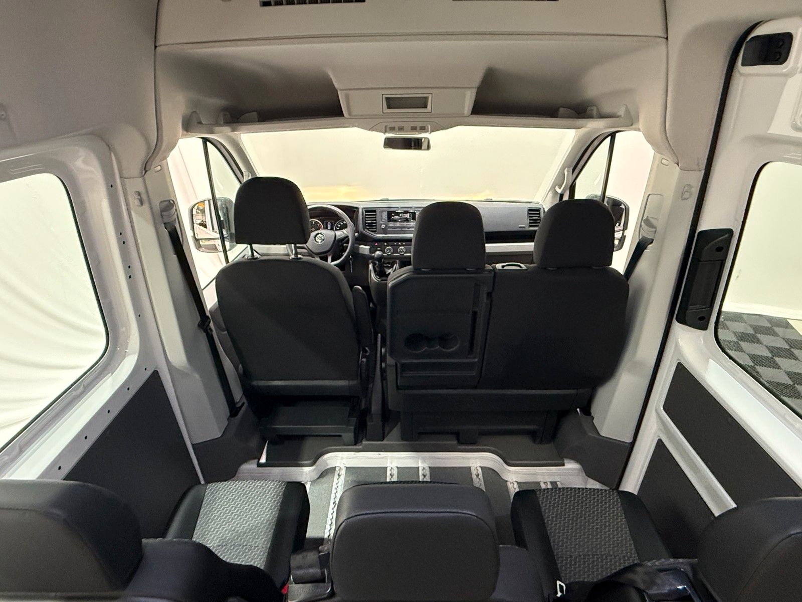 Fahrzeugabbildung Volkswagen Crafter 35 LH-Behindertengerecht-Rampe-Liftachse