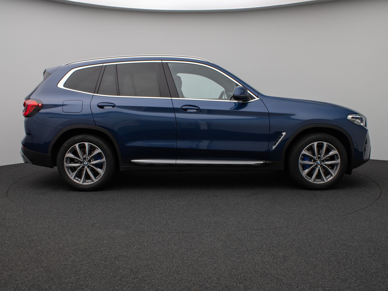 Fahrzeugabbildung BMW X3 xD30i Panorama Kamera DAB HiFi Sport 19Zoll