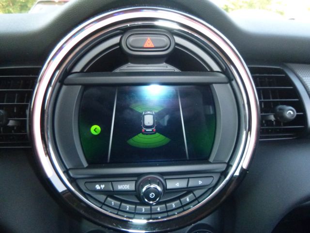Fahrzeugabbildung MINI Cooper 1,5 >5-türig/NAV/PDC/40.850KM<