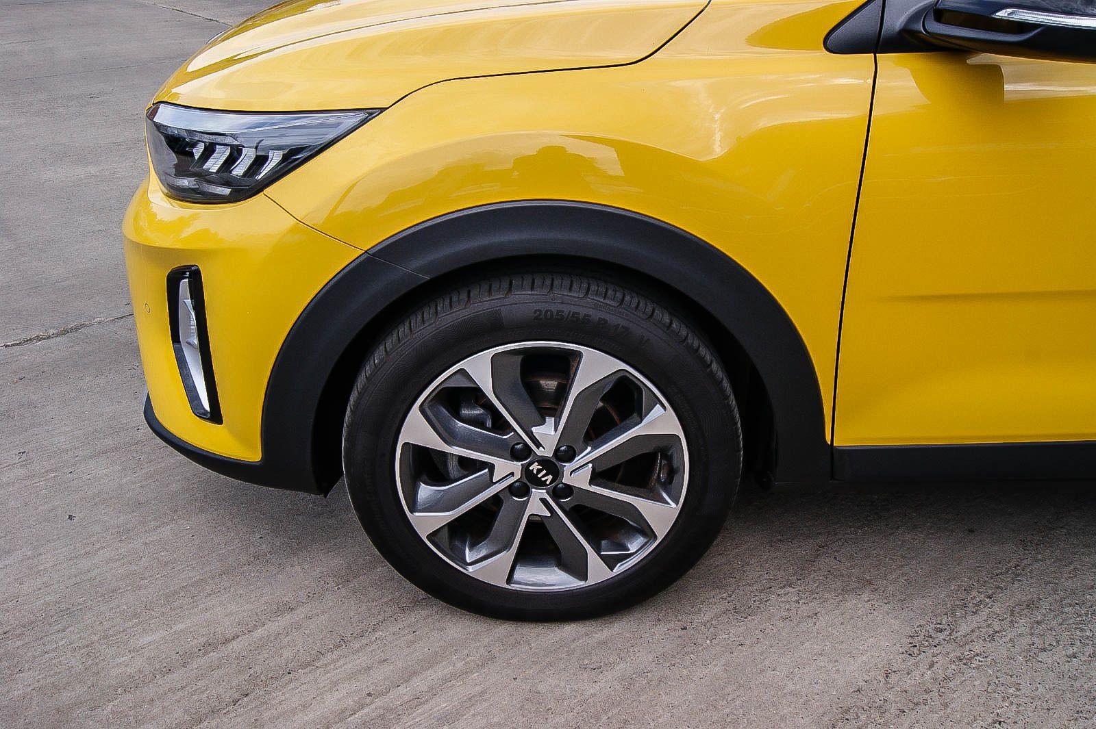 Fahrzeugabbildung Kia Stonic 1.0 T-GDI Mild-Hybrid Spirit FLORIDAGELB