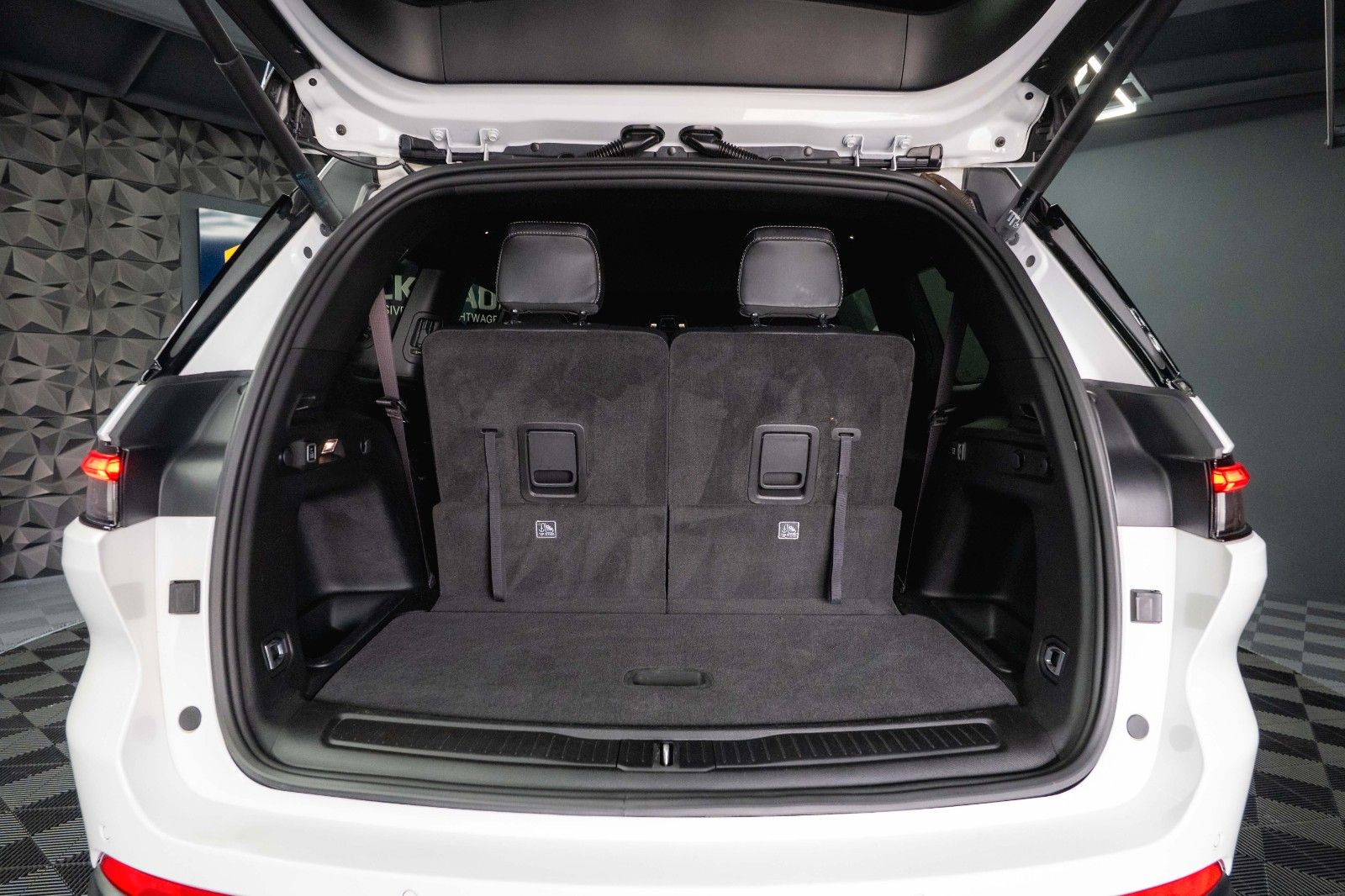 Fahrzeugabbildung Jeep Grand Cherokee 3.6 4x4 L Altitude Mod. 2022 19%